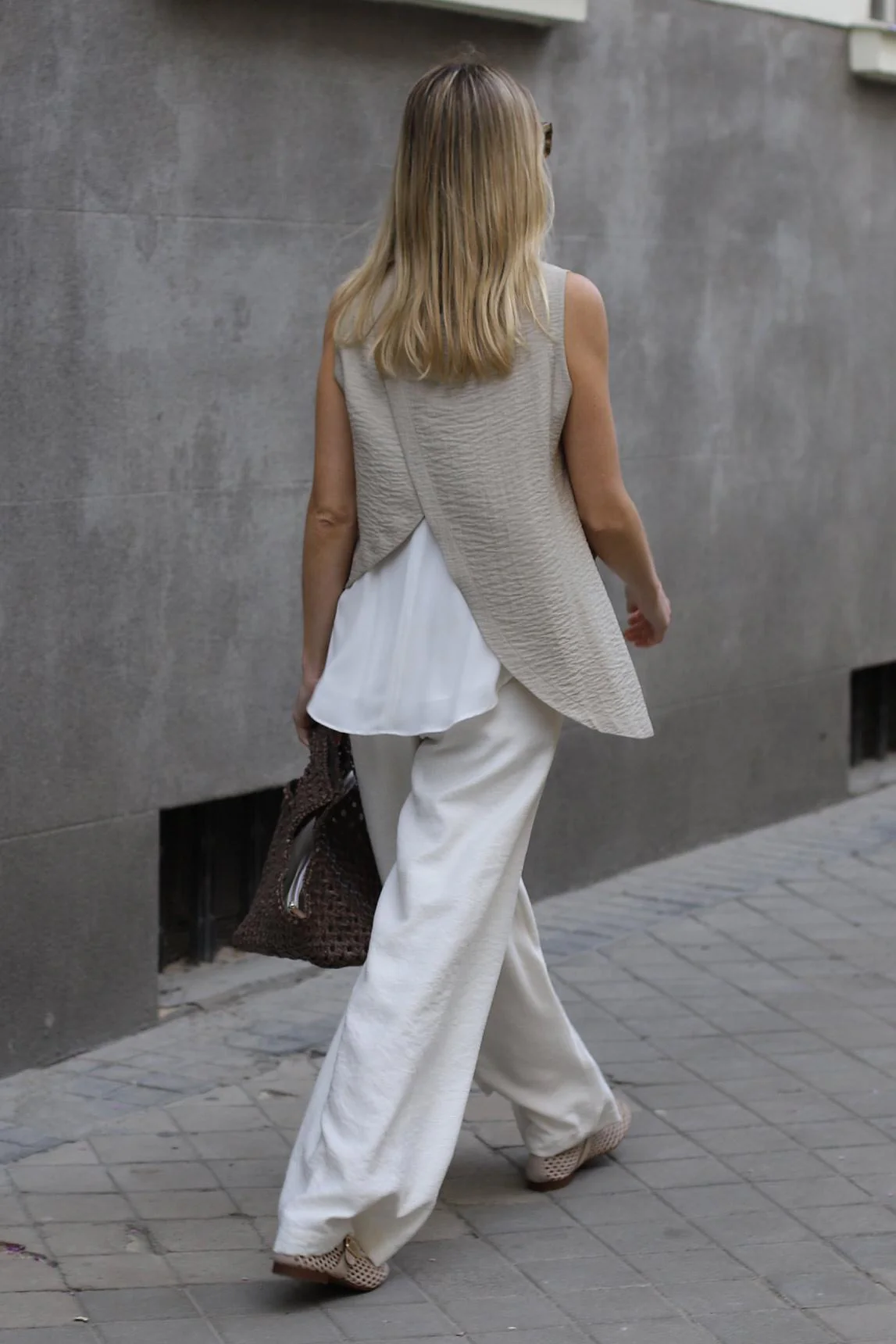 Chaleco Freja piedra - Image 3
