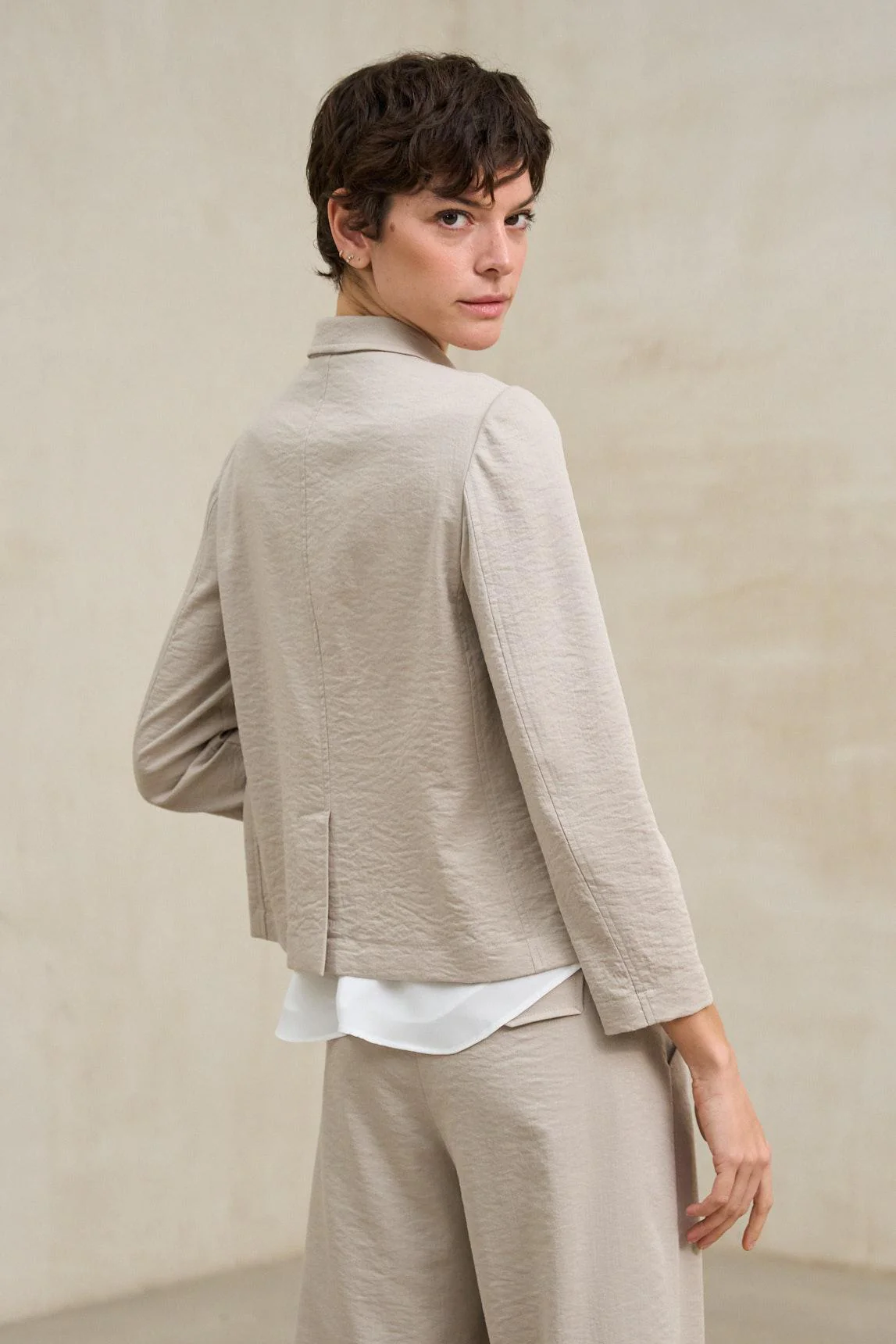 Chaqueta Alva piedra - Image 3
