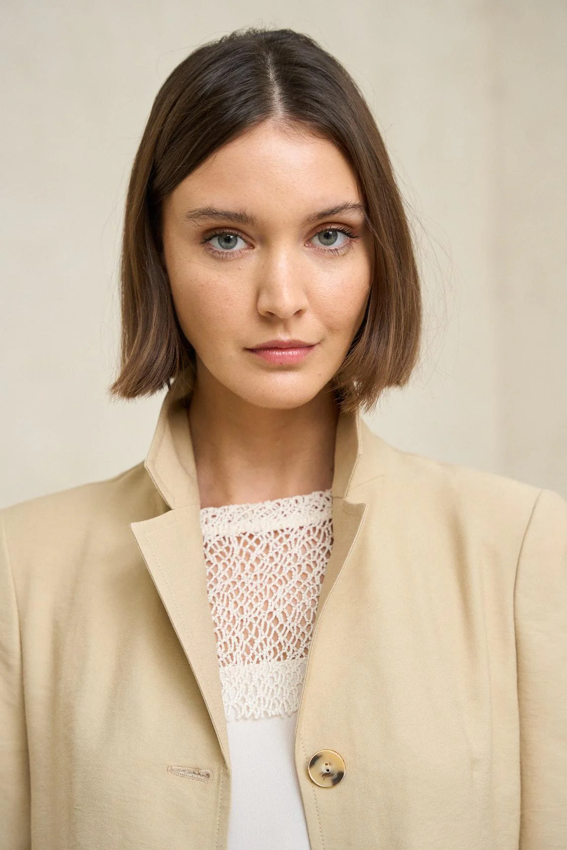 Chaqueta Elira beige - Image 3