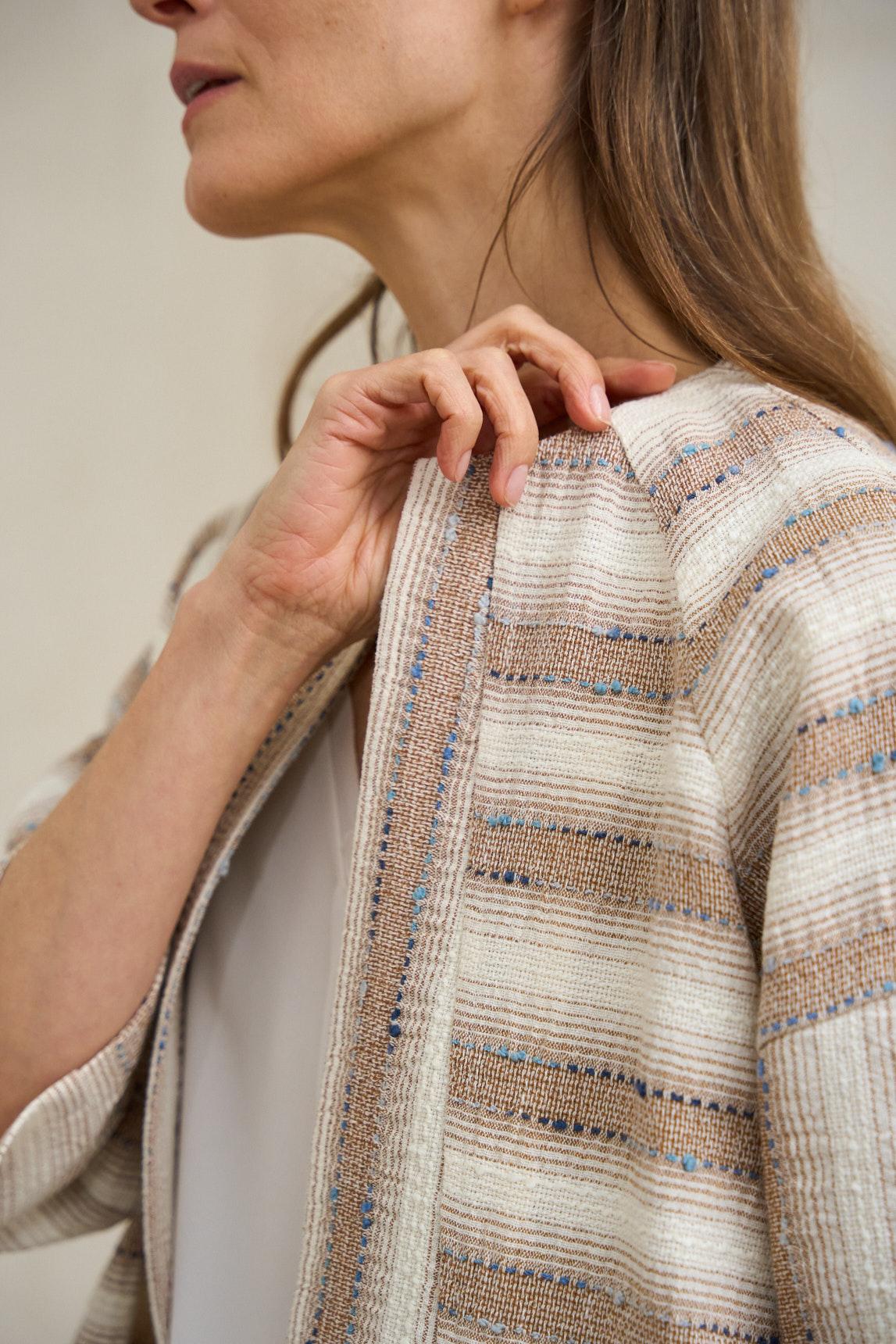 Chaqueta Taiven Beige - Image 3