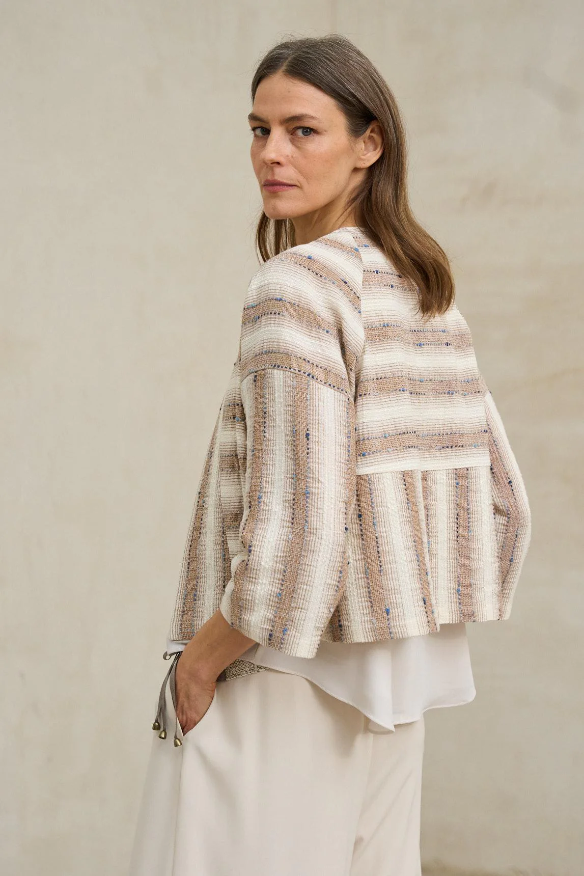Chaqueta Taiven Beige - Image 4