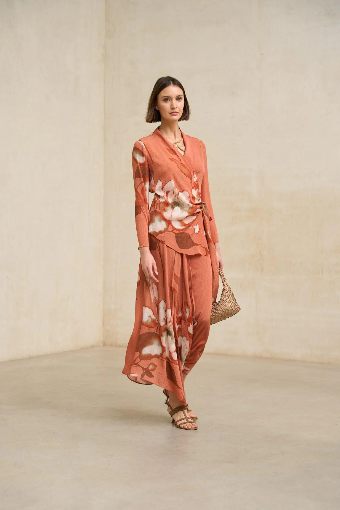 Falda Ailén estampado coral - Image 6