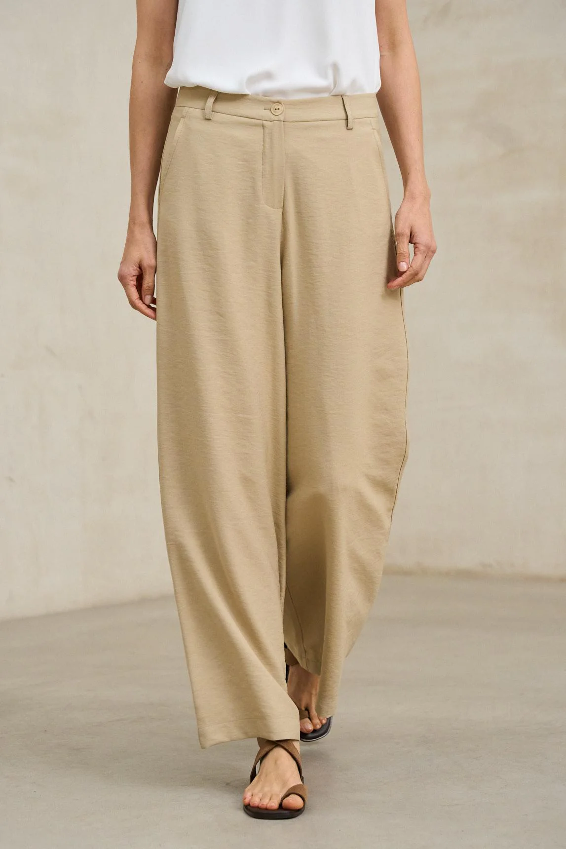 Pantalón Lysel beige - Image 4
