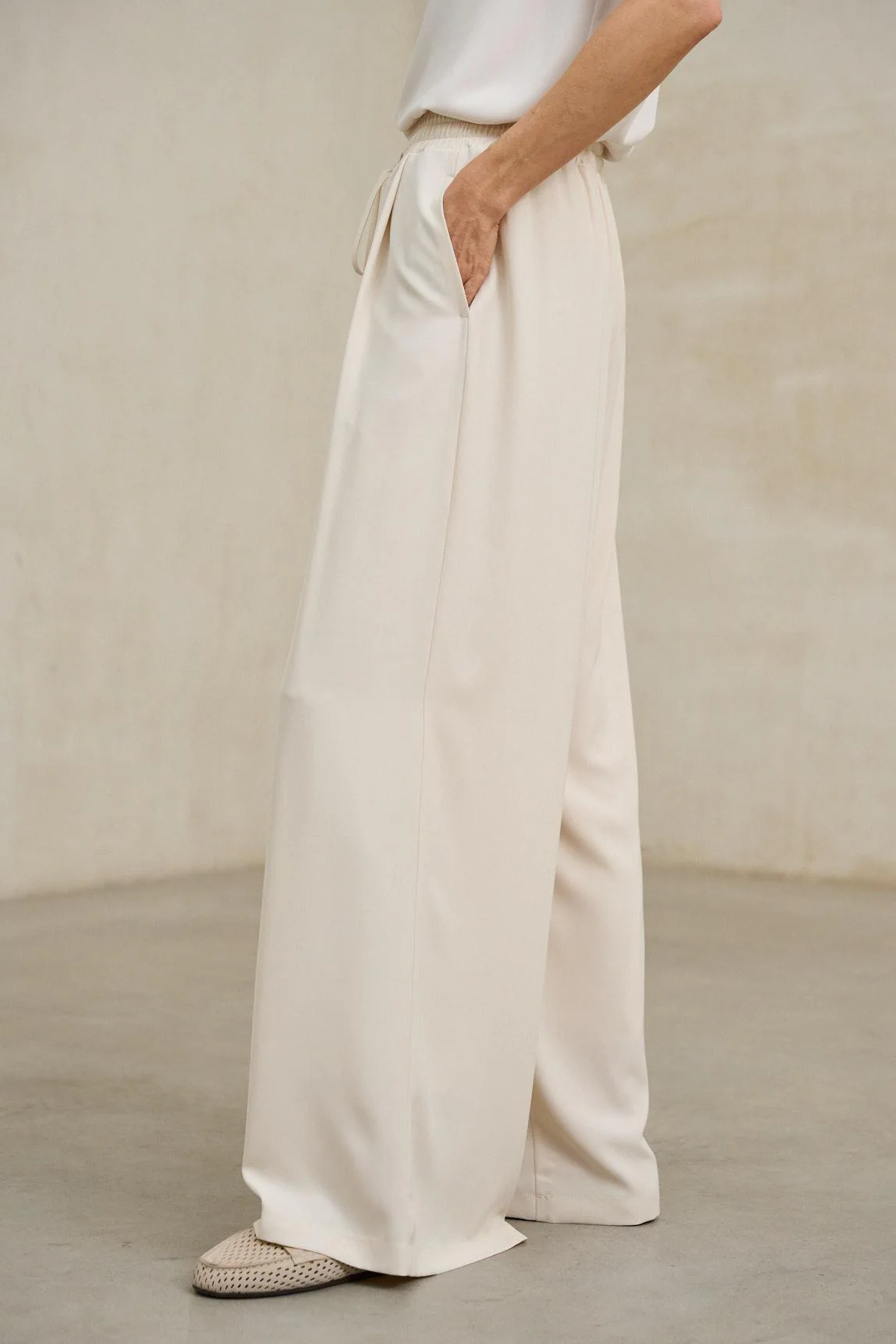 Pantalón Lirien crudo - Image 3