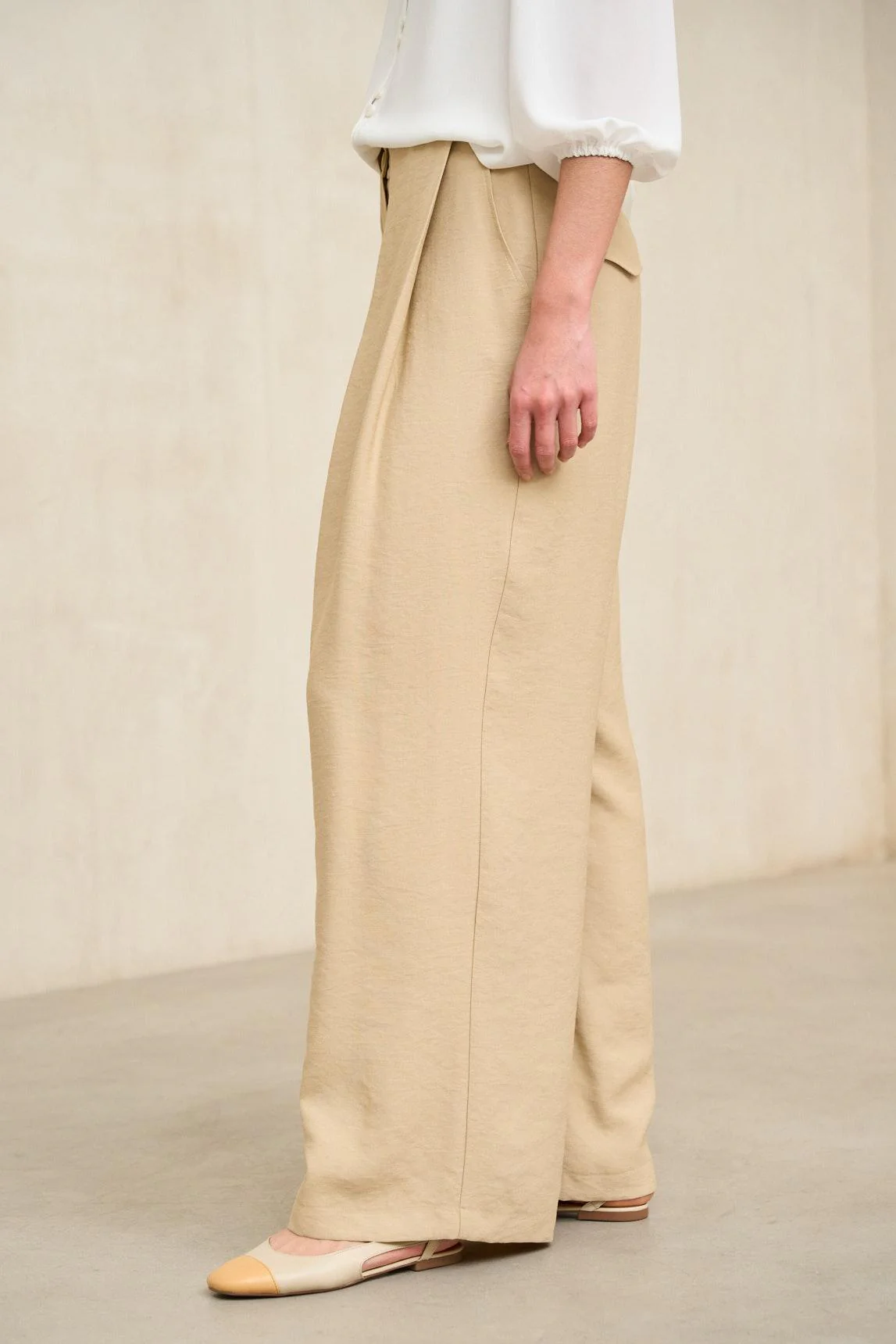 Pantalón Lyss beige - Image 4