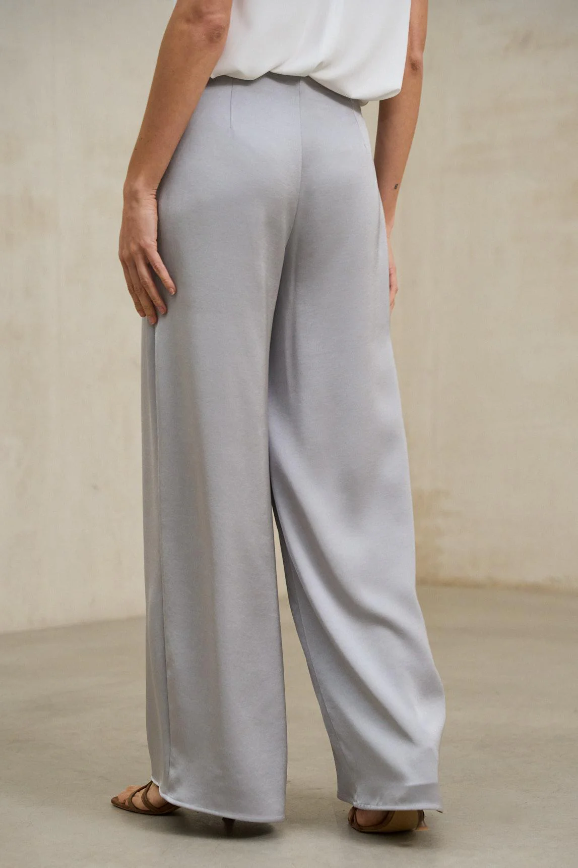 Pantalón Sway gris claro - Image 3