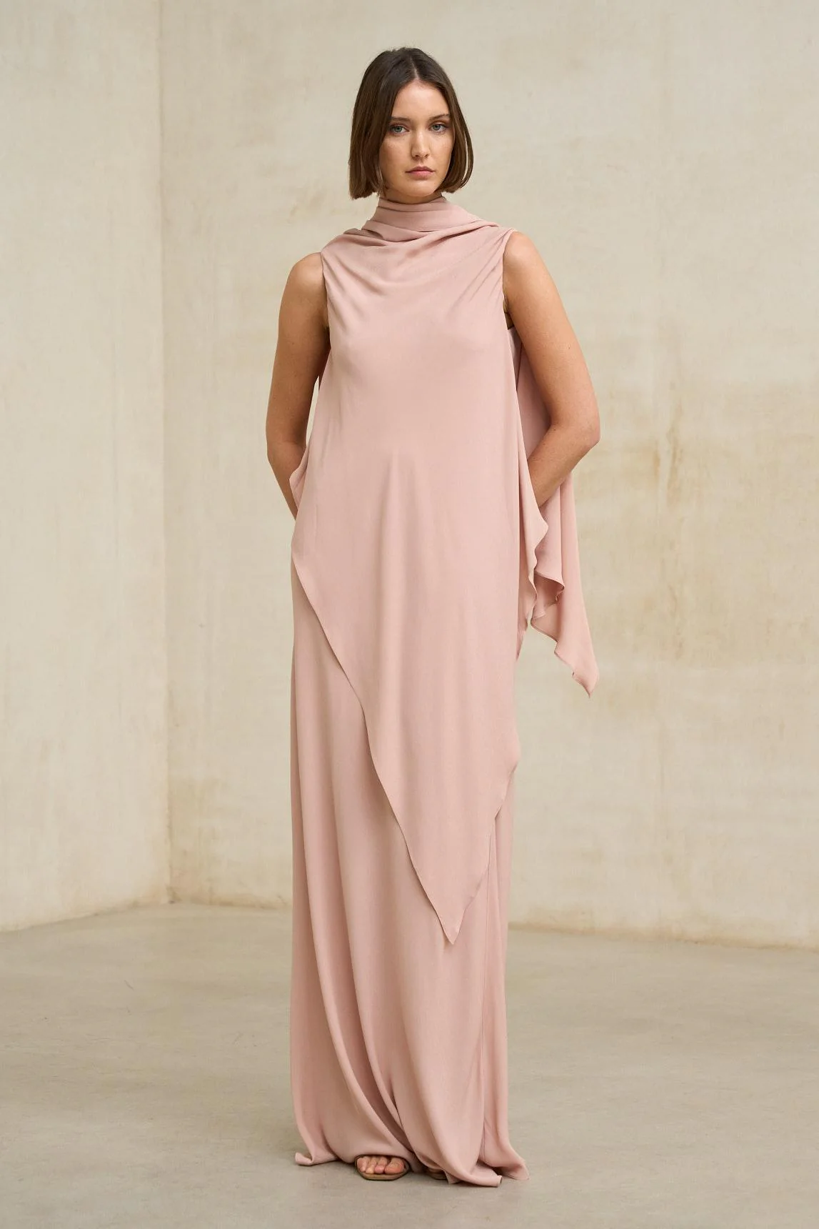 Vestido Kaedryn rosa empolvado - Image 3