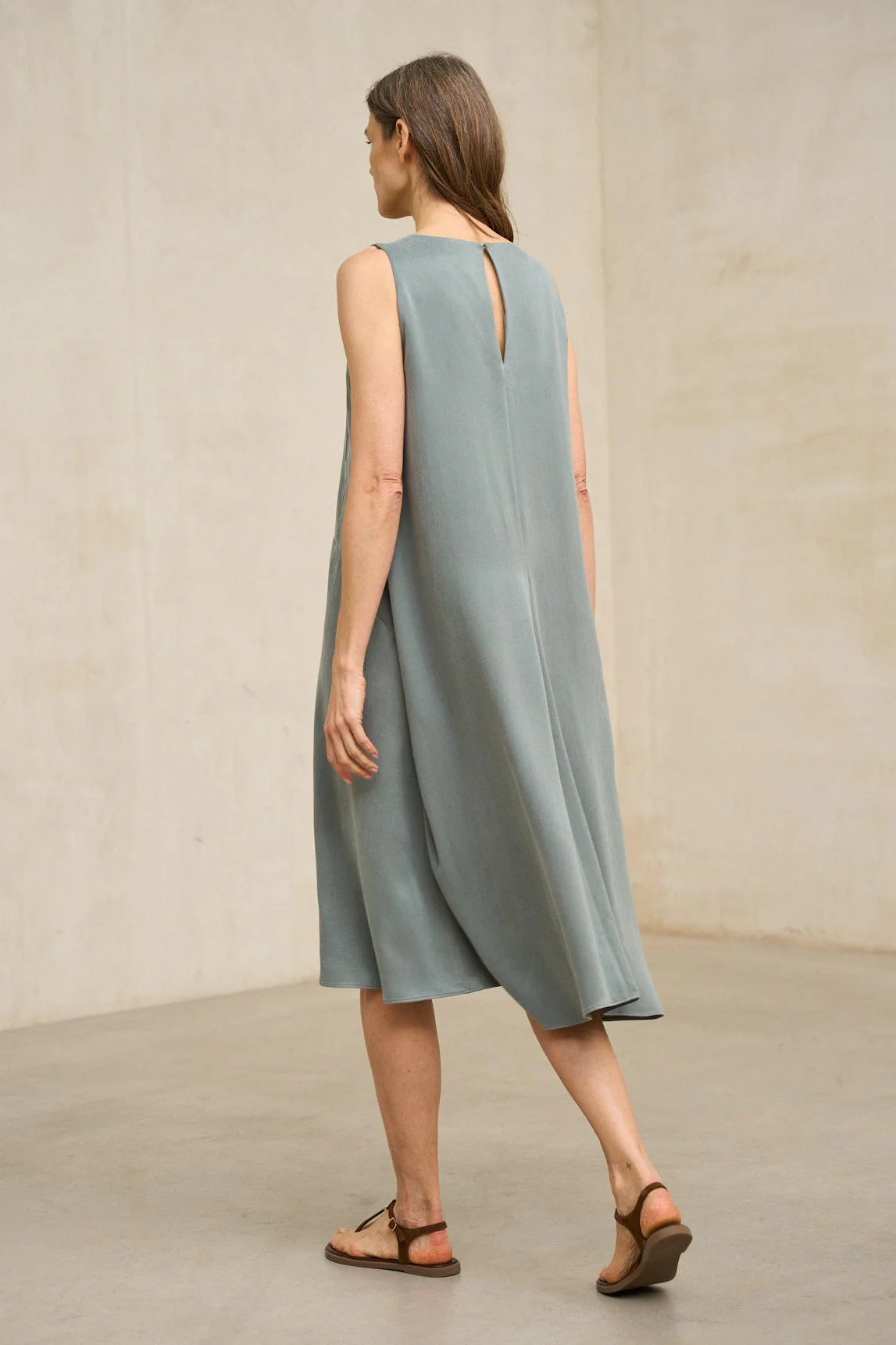 Vestido Naïra verde salvia - Image 3