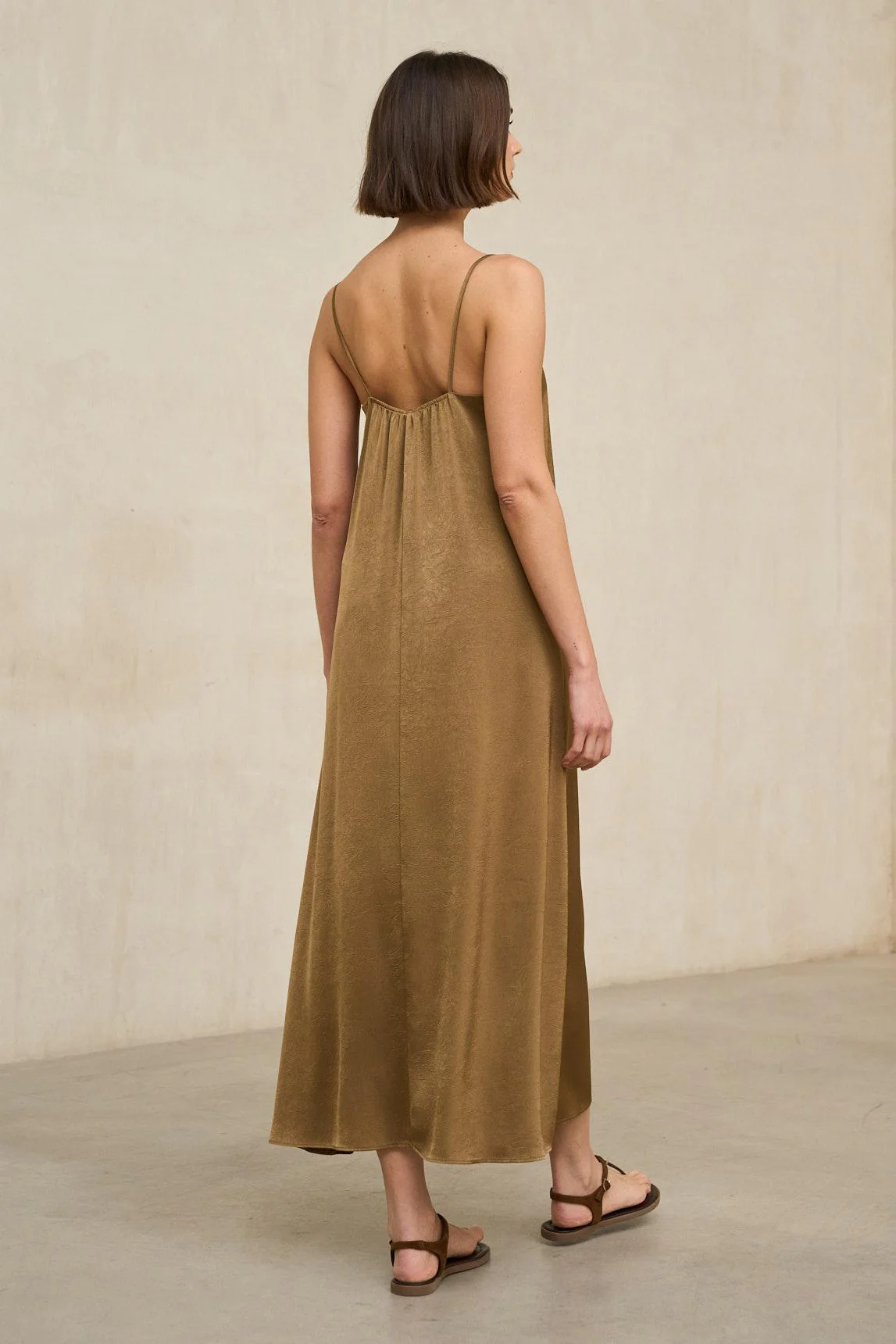 Vestido Odine camel - Image 3